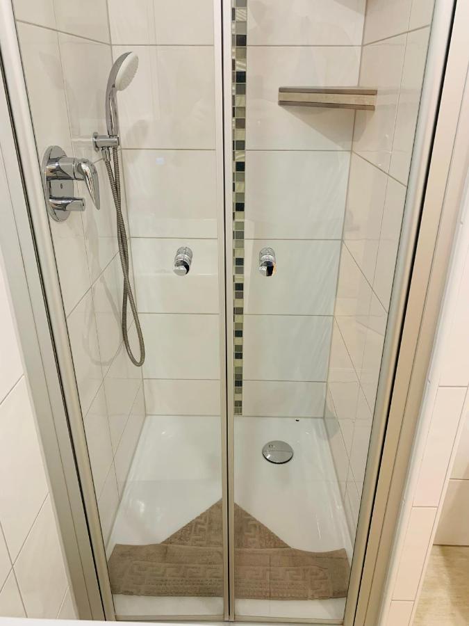 Duhnentraum Bestlage Am Sandstrand, Balkon,Meerblick, Parkplatz, Aufzug, Wlan, Bettwaesche,Handtuecher,Netflix Uvm Cuxhaven Esterno foto